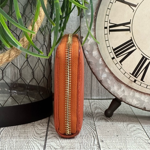 MICHAEL KORS - Dark Orange Pebbled Leather Accordion Zip Around Long Wallet - Picture 3 of 16
